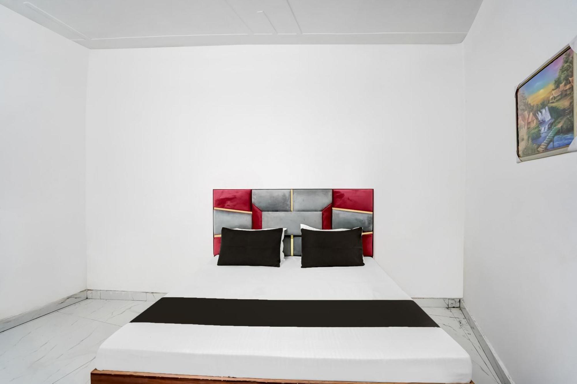 Super Hotel O Burari 뉴델리 외부 사진
